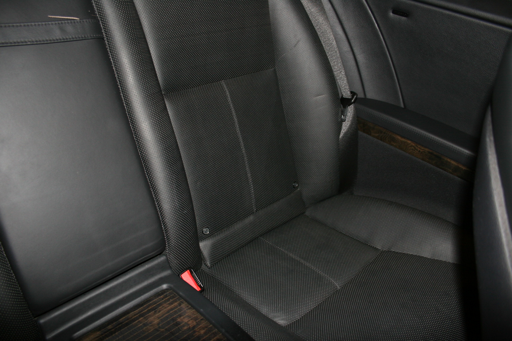 8th Image of a 2011 MERCEDES-BENZ CL-CLASS CL550 SPORT