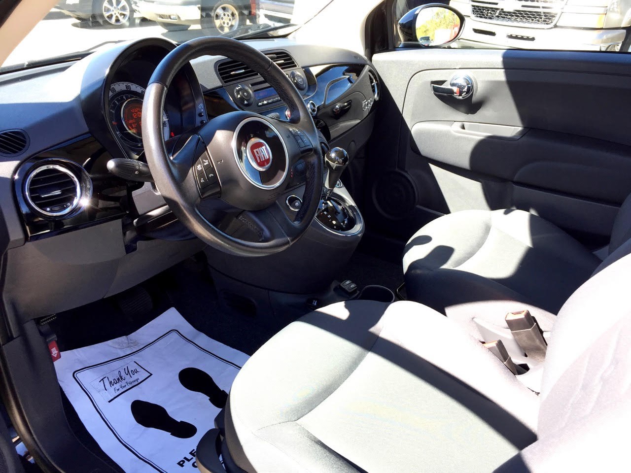3rd Image of a 2015 FIAT FIAT 500