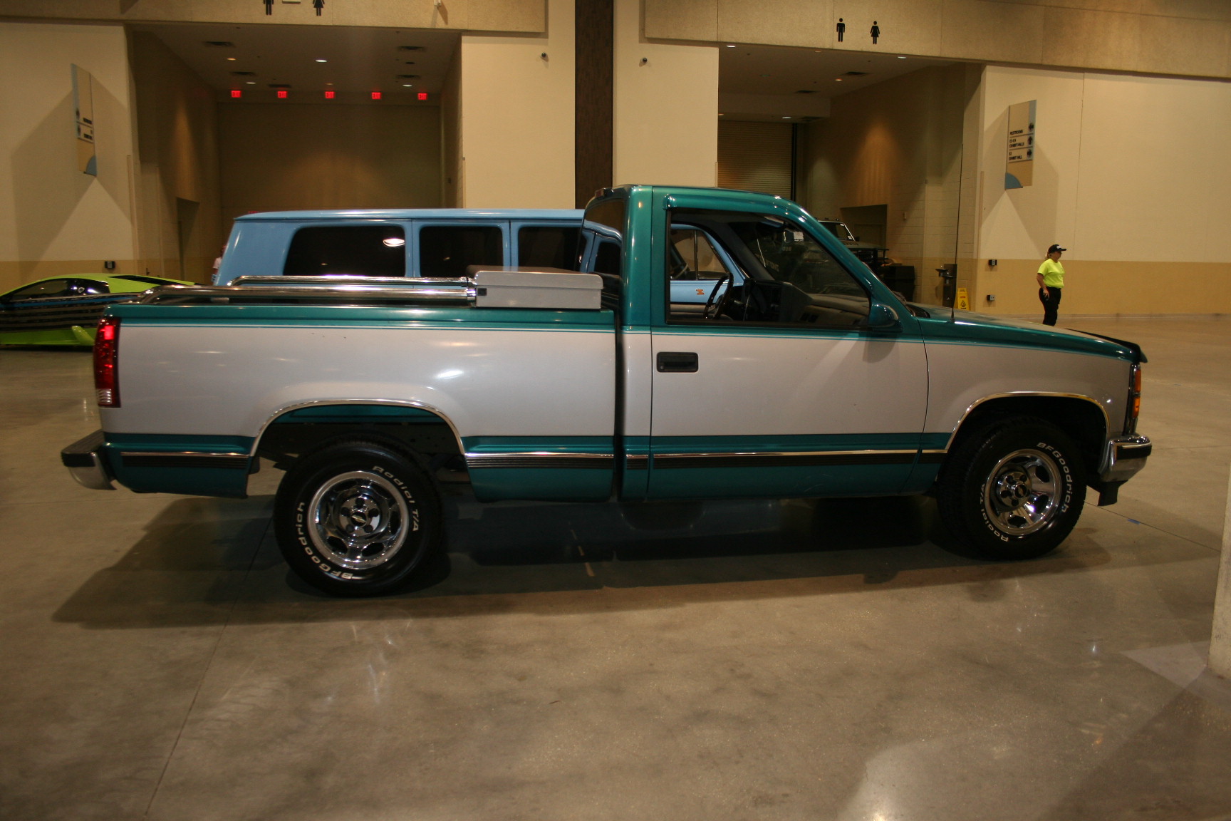 4th Image of a 1994 GMC TRUCK SIERRA C1500