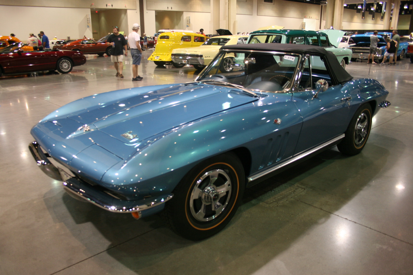 2nd Image of a 1966 CHEVROLET CORVETTE