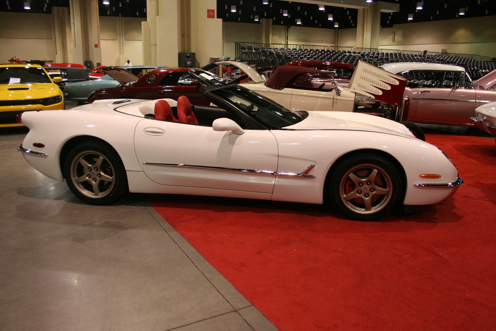 3rd Image of a 2004 CHEVROLET CORVETTE