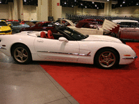 Image 4 of 9 of a 2004 CHEVROLET CORVETTE