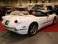 Image 8 of 9 of a 2004 CHEVROLET CORVETTE