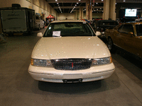 Image 1 of 10 of a 1995 LINCOLN CONTINENTAL