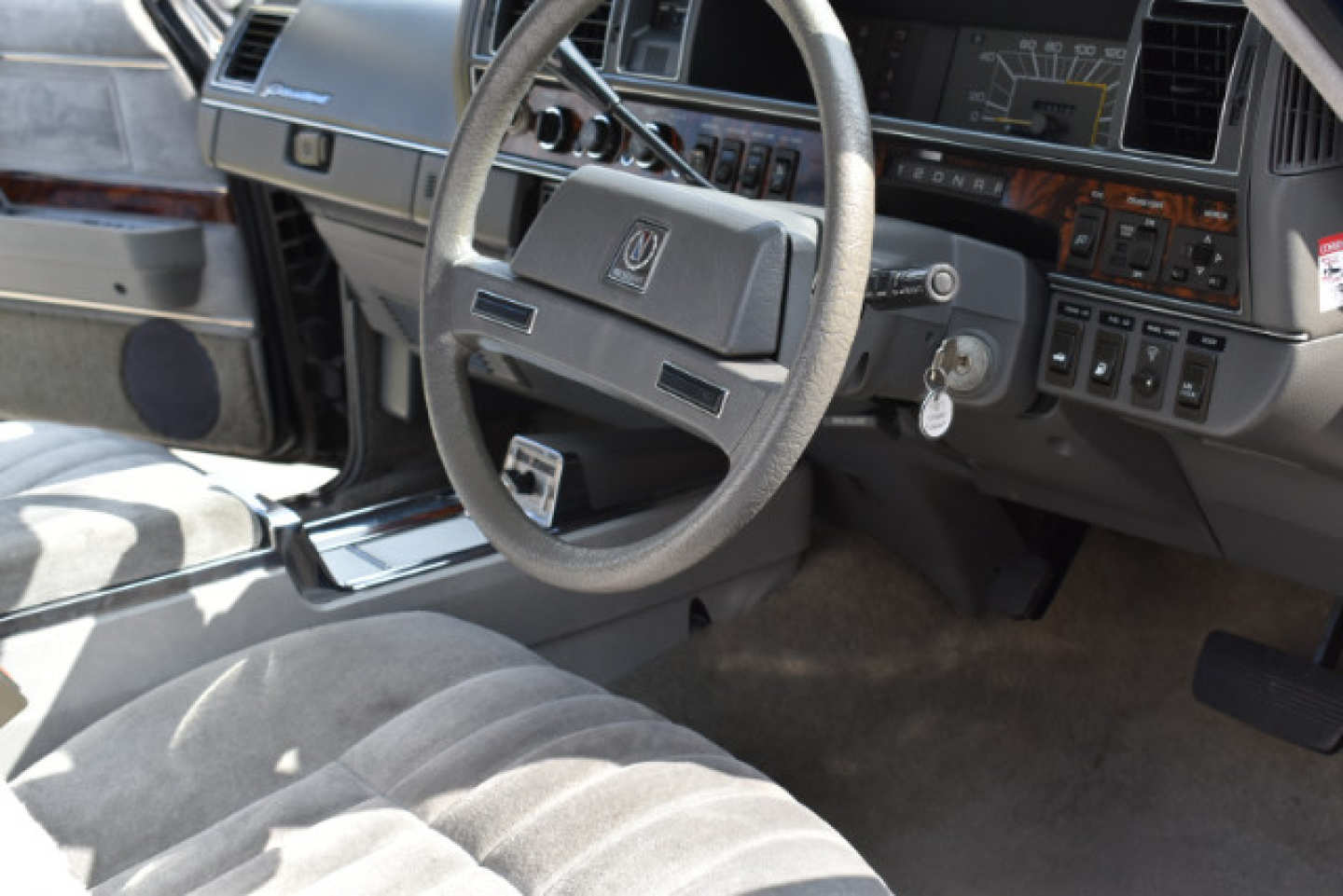 26th Image of a 1987 NISSAN PRESIDENT