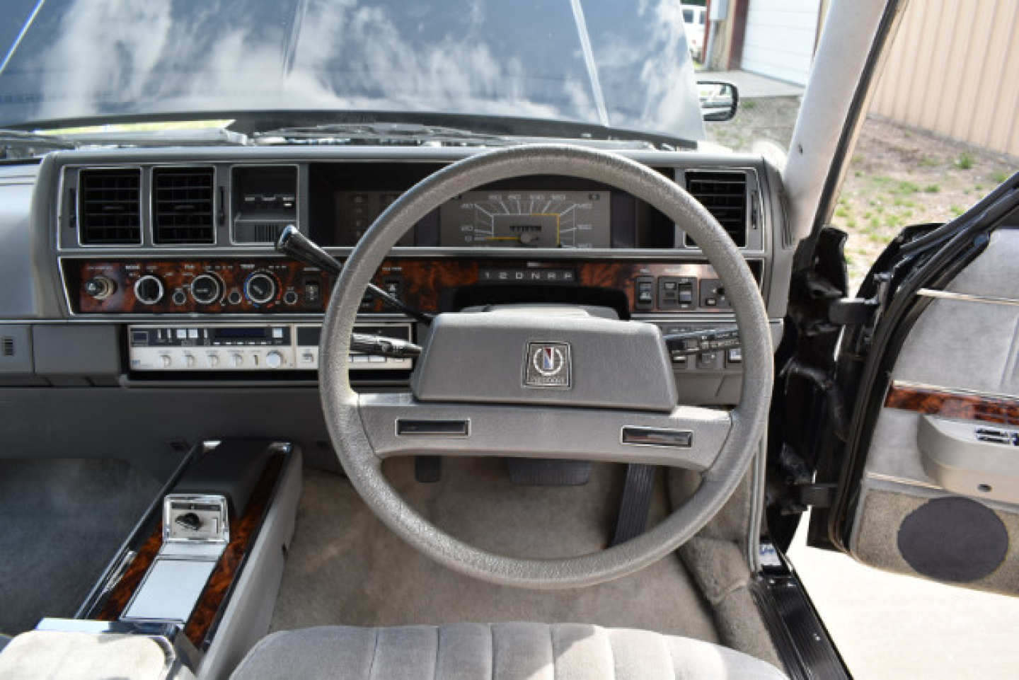 37th Image of a 1987 NISSAN PRESIDENT
