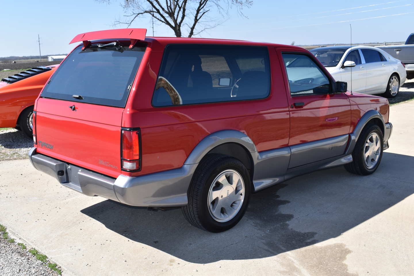 1st Image of a 1992 GMC TYPHOON