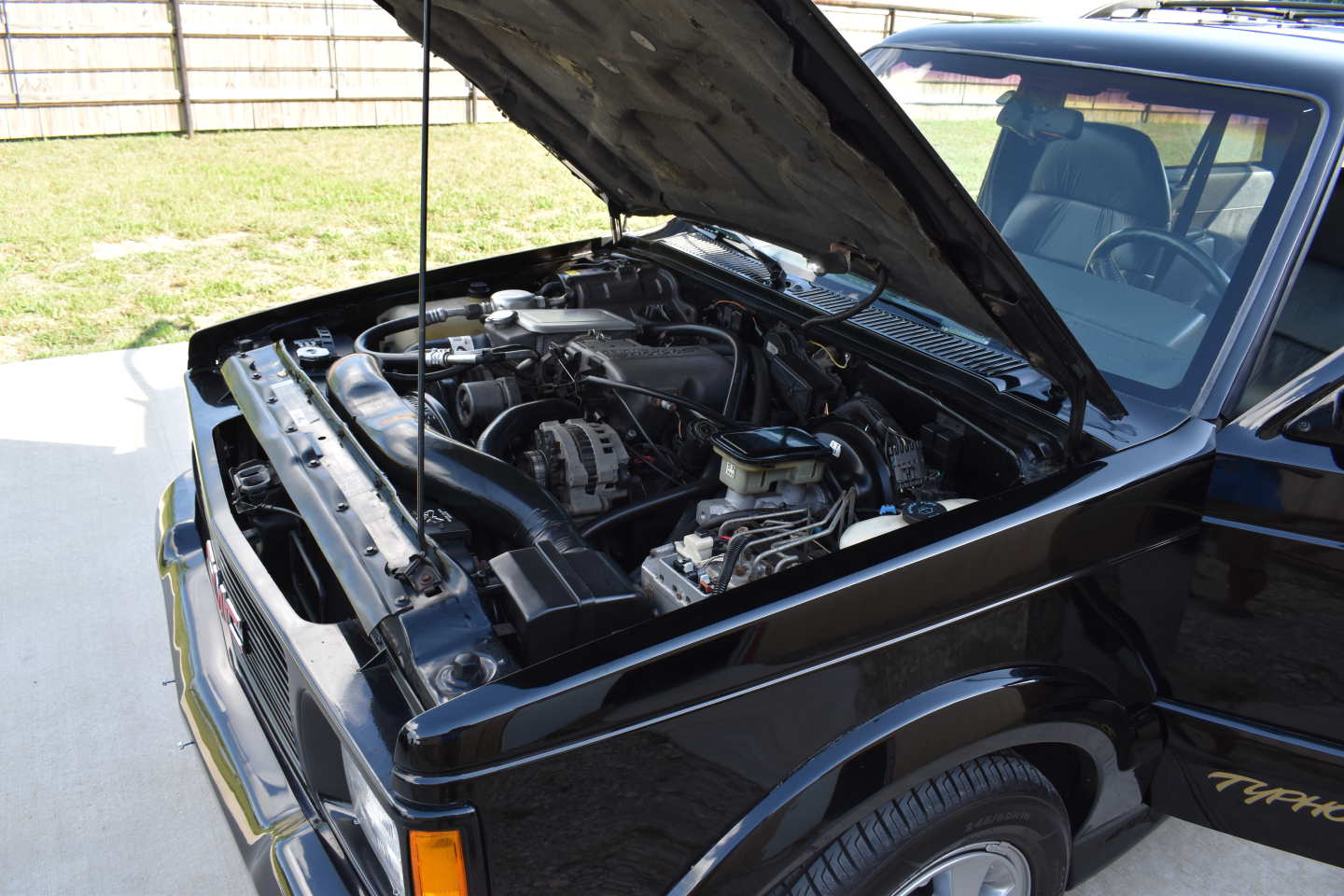 33rd Image of a 1993 GMC TYPHOON