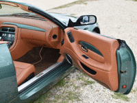 Image 9 of 20 of a 2000 ASTON MARTIN DB7 VANTAGE VOLANTE