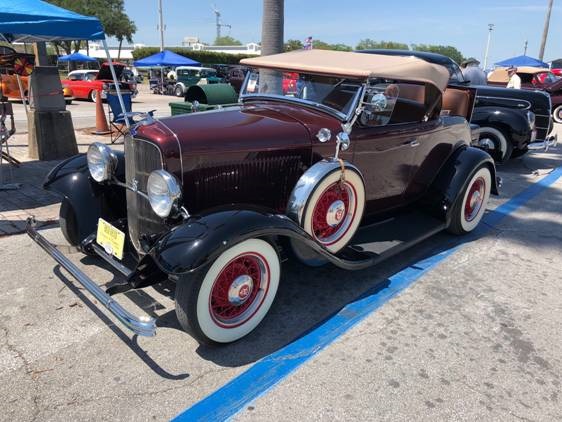 2nd Image of a 1932 FORD DELUXE ROADSTER
