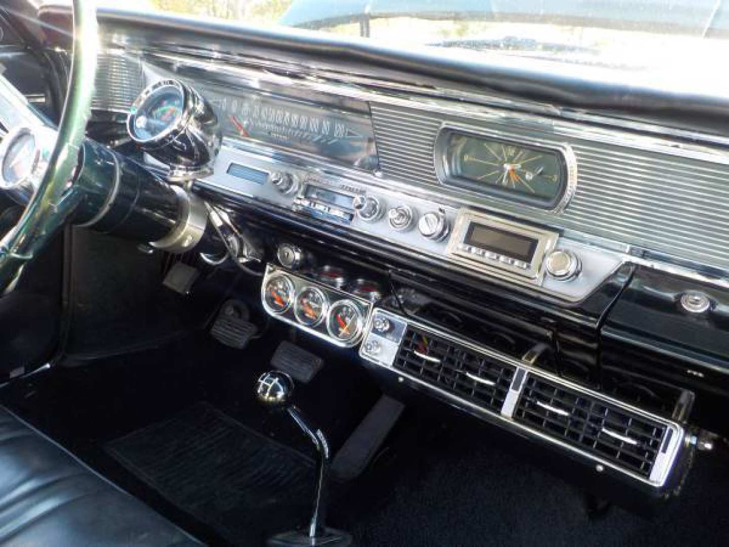 2nd Image of a 1964 PONTIAC CATALINA