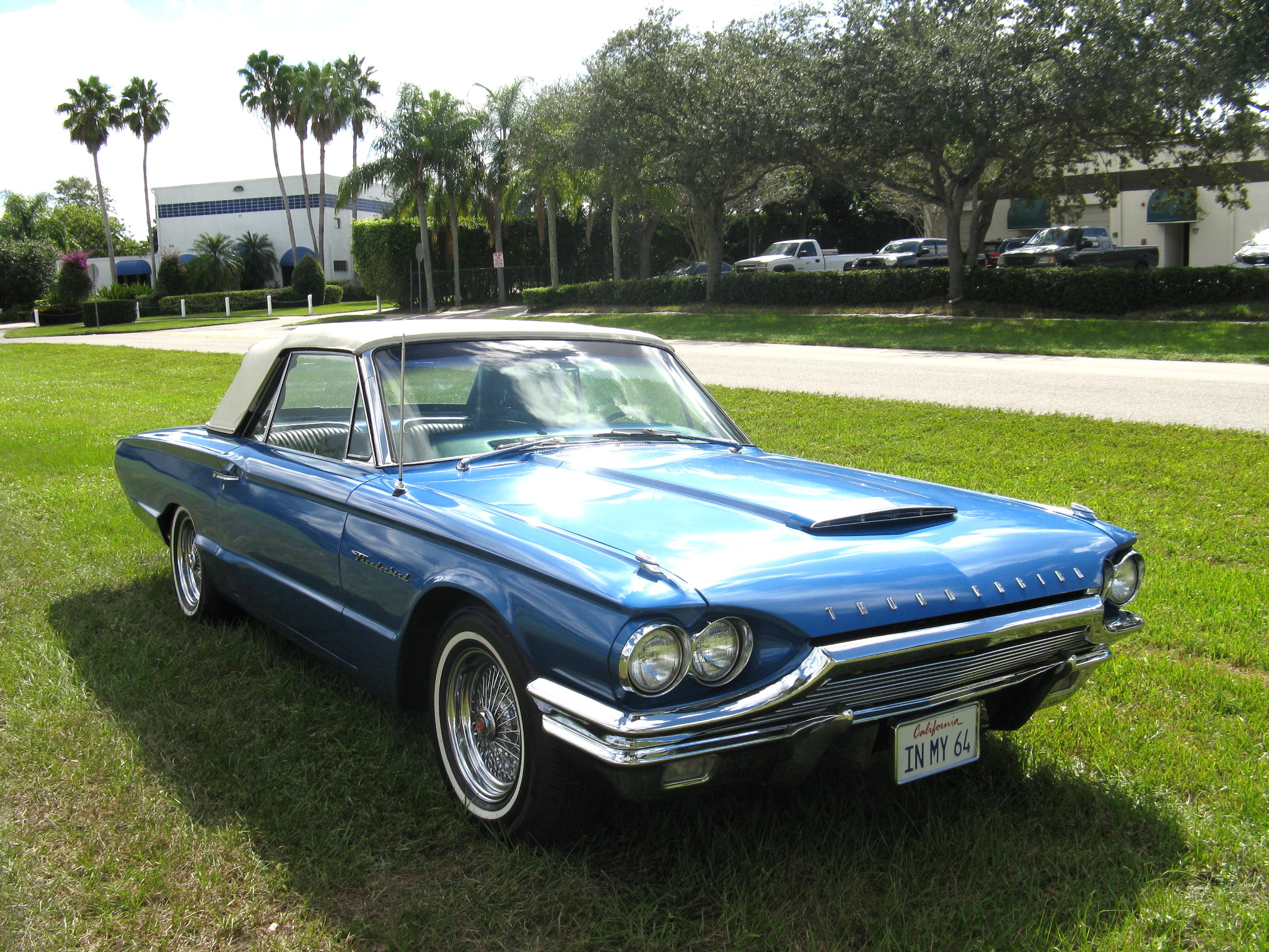 1st Image of a 1964 FORD THUNDERBIRD