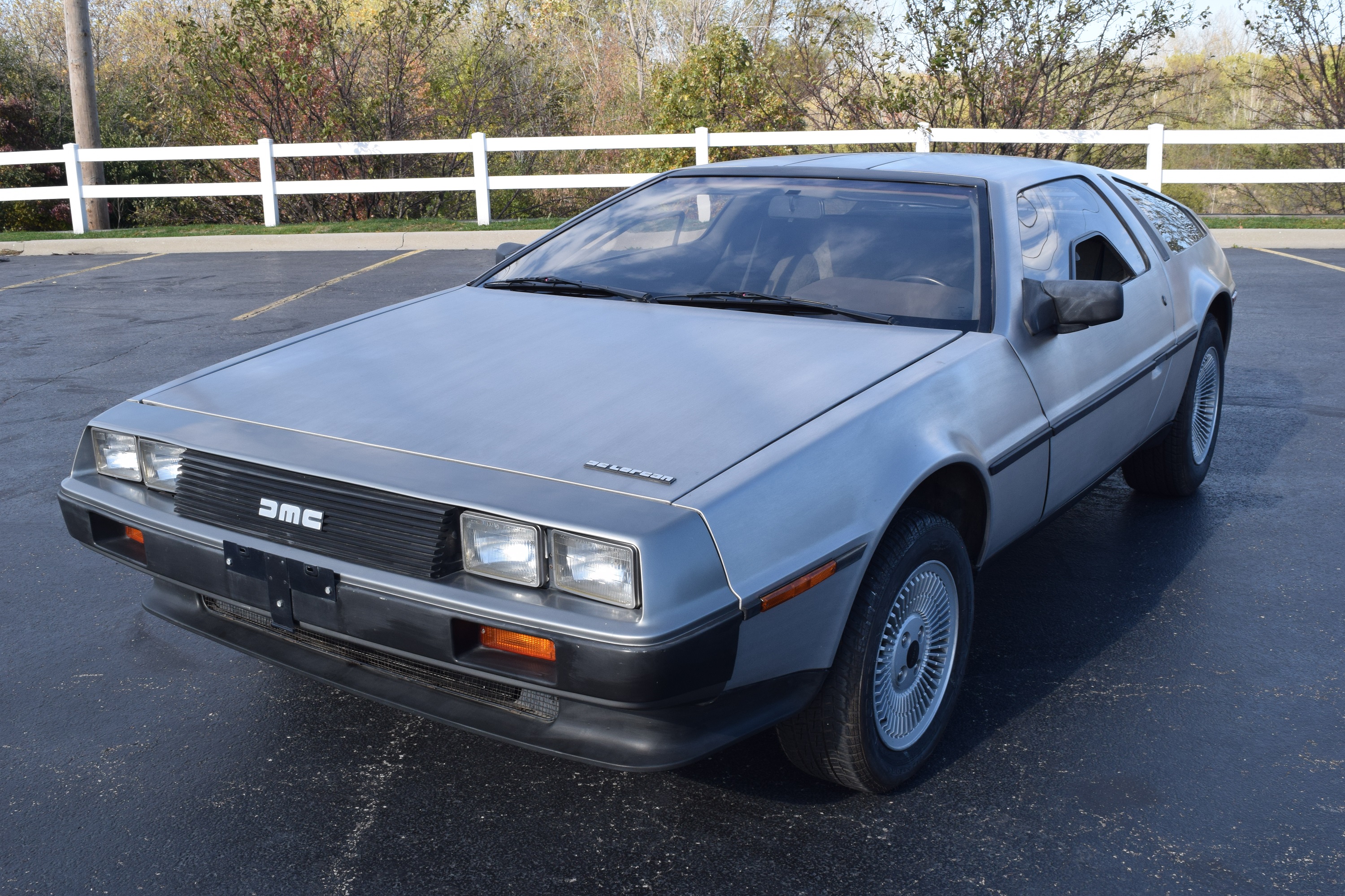 1st Image of a 1983 DELOREAN DMC-12