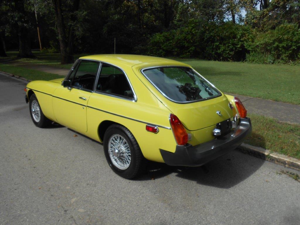 1st Image of a 1974 MGB GT