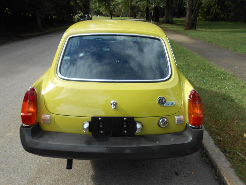 3rd Image of a 1974 MGB GT