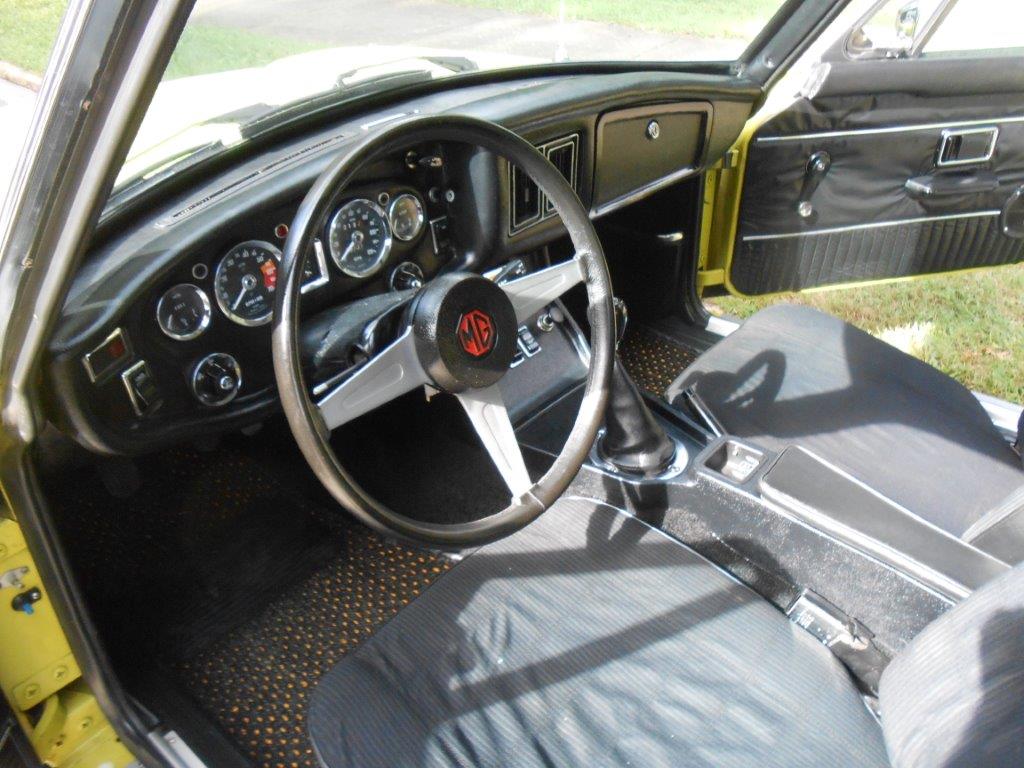 6th Image of a 1974 MGB GT