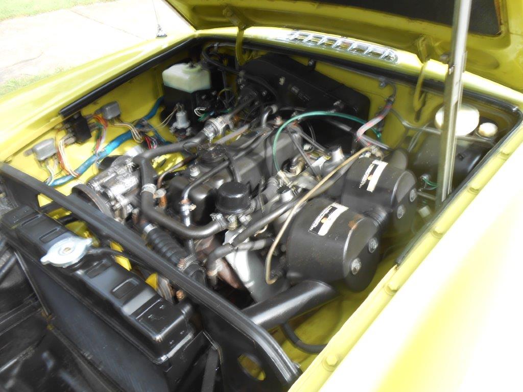 8th Image of a 1974 MGB GT