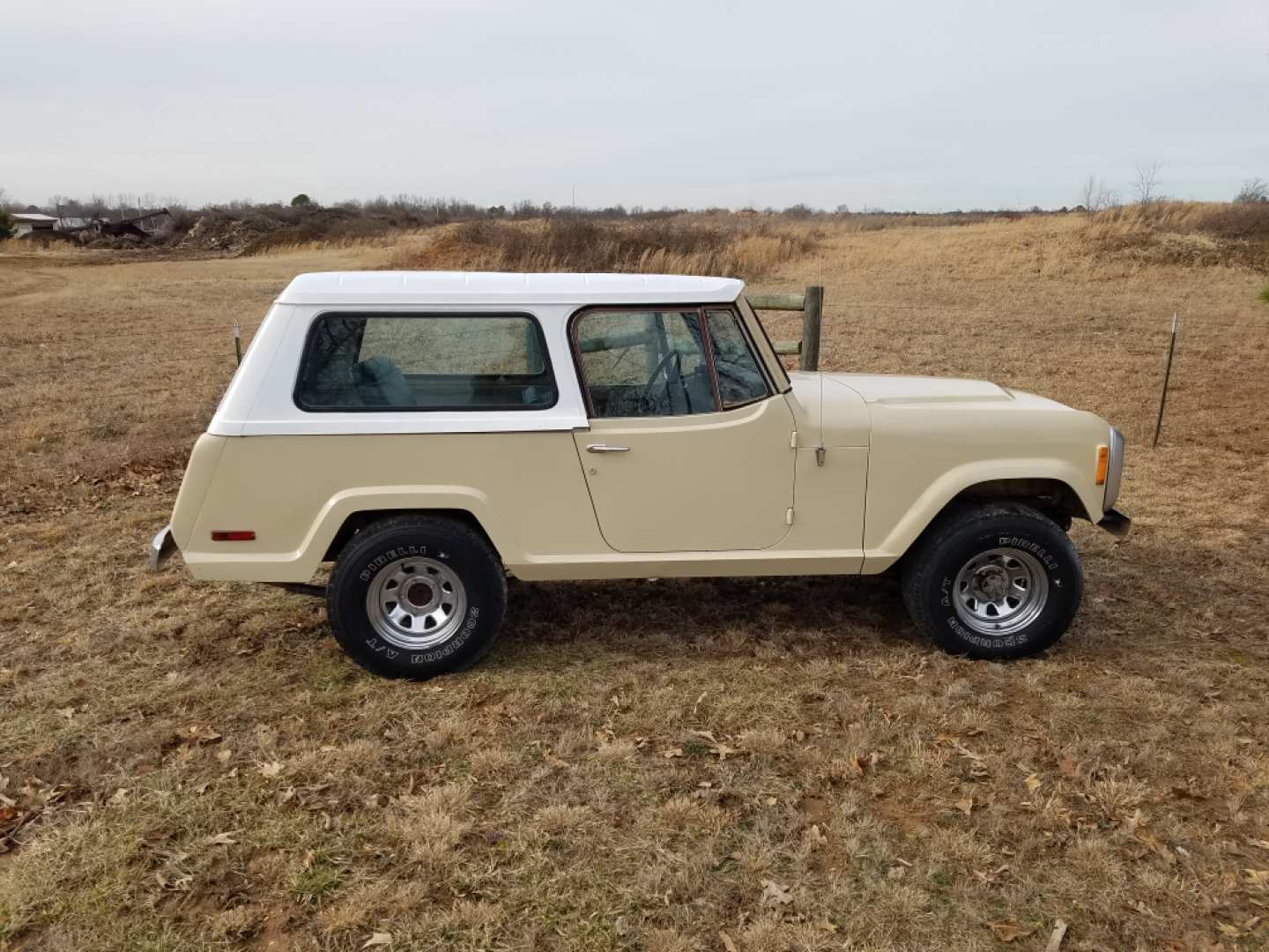 2nd Image of a 1973 JEEP COMMANDO