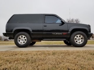 1st Image of a 1995 GMC YUKON