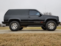 Image 2 of 11 of a 1995 GMC YUKON