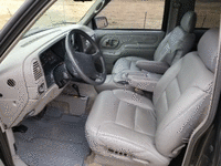 Image 7 of 11 of a 1995 GMC YUKON