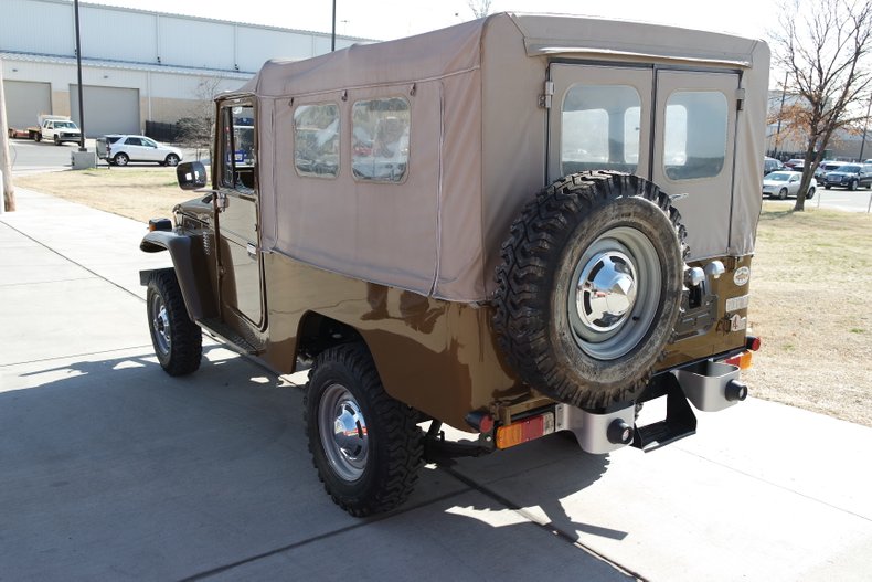 2nd Image of a 1980 TOYOTA FJ43 LAND CRUISER