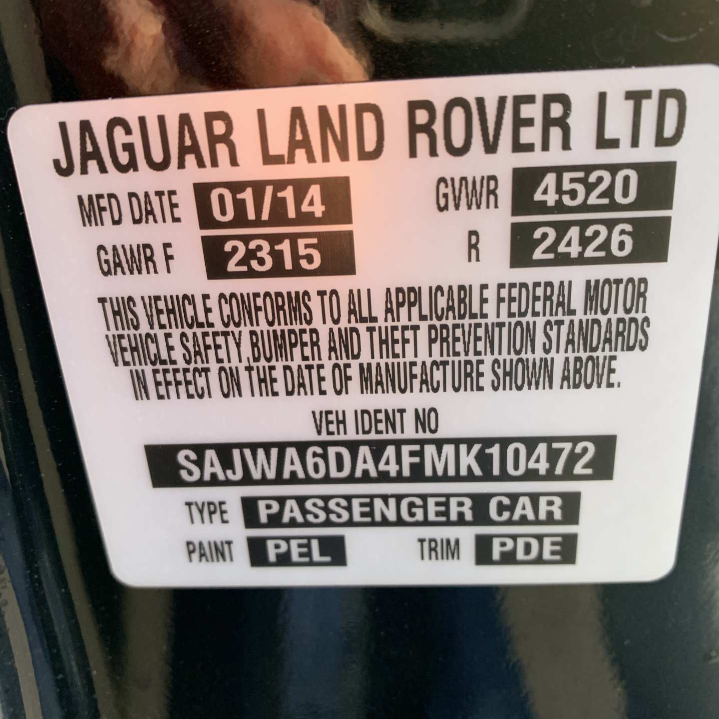 5th Image of a 2015 JAGUAR F-TYPE