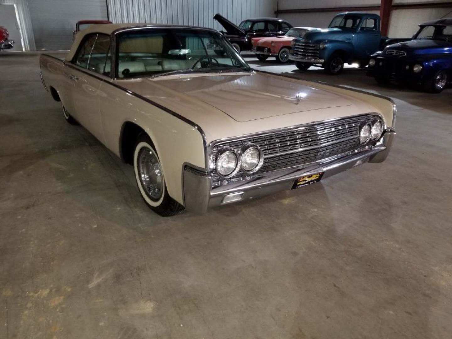 1st Image of a 1962 LINCOLN CONTINENTAL