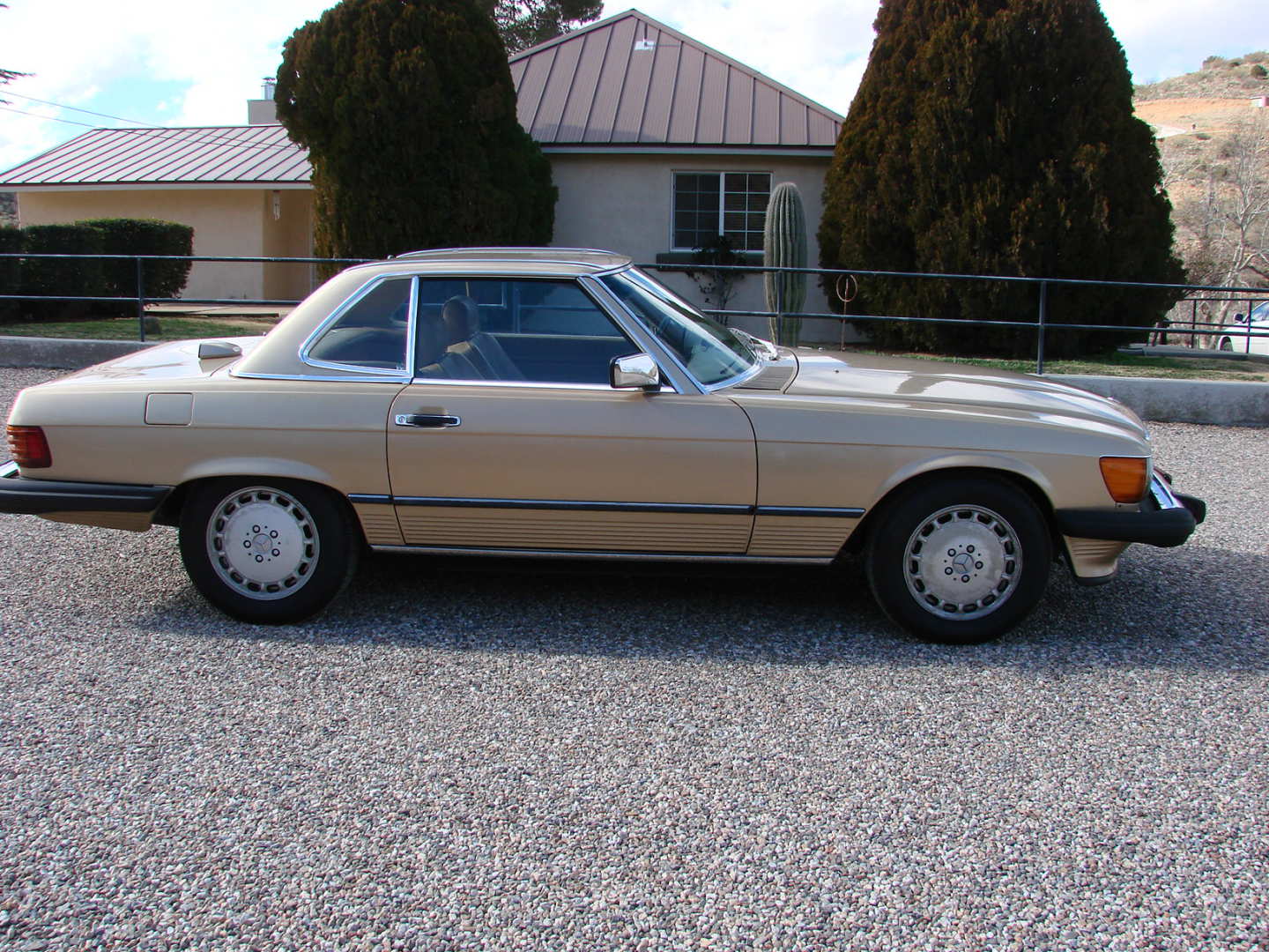 1st Image of a 1986 MERCEDES-BENZ 560 560SL