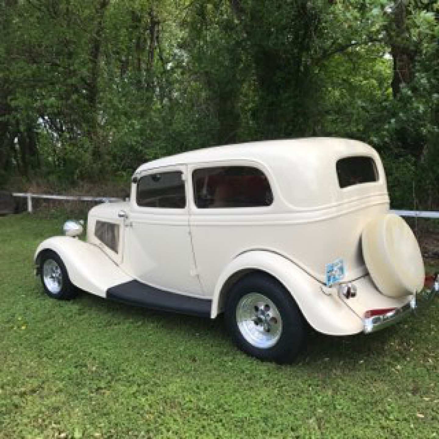 2nd Image of a 1933 FORD STREET ROD
