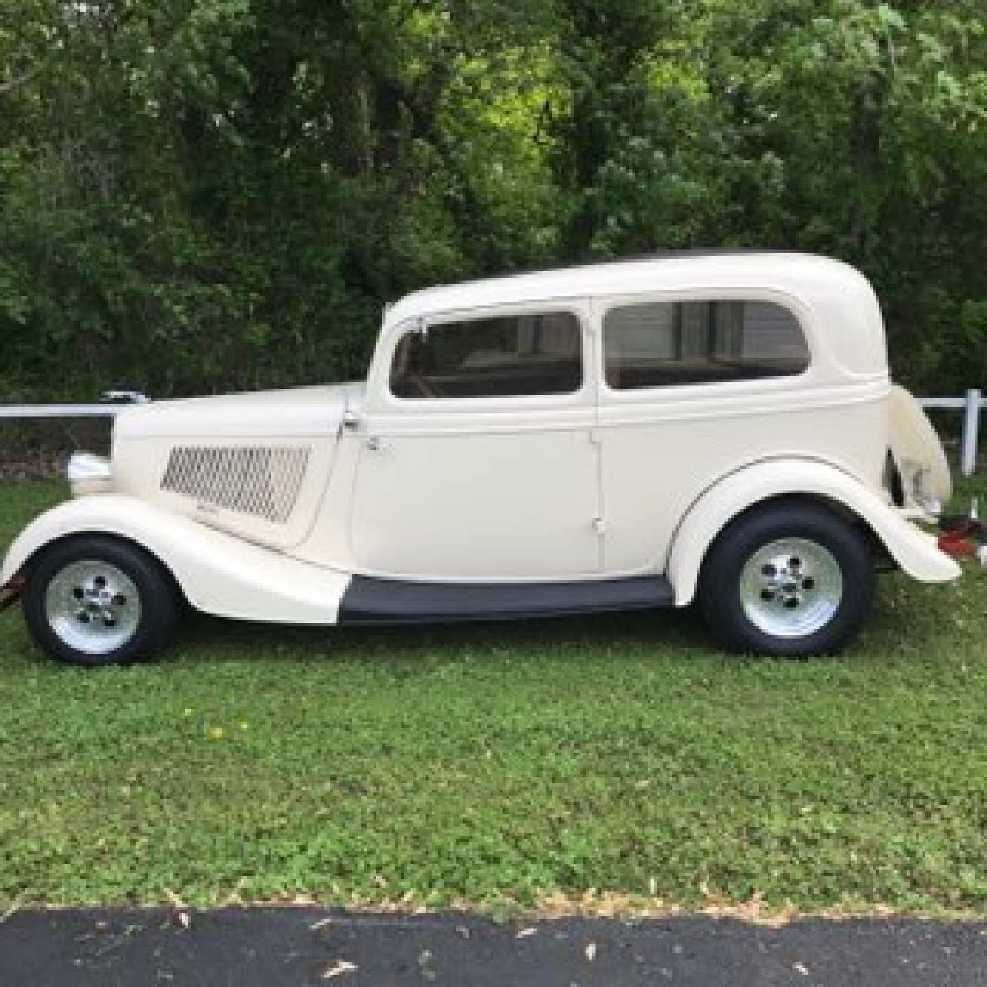 3rd Image of a 1933 FORD STREET ROD