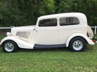 Image 4 of 15 of a 1933 FORD STREET ROD