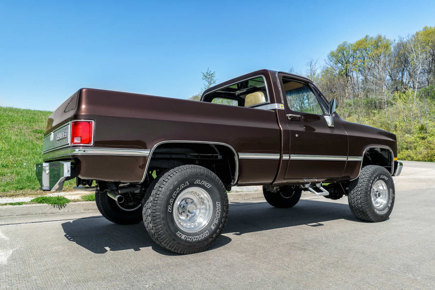 2nd Image of a 1986 CHEVROLET K-10
