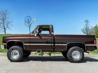 Image 2 of 5 of a 1986 CHEVROLET K-10