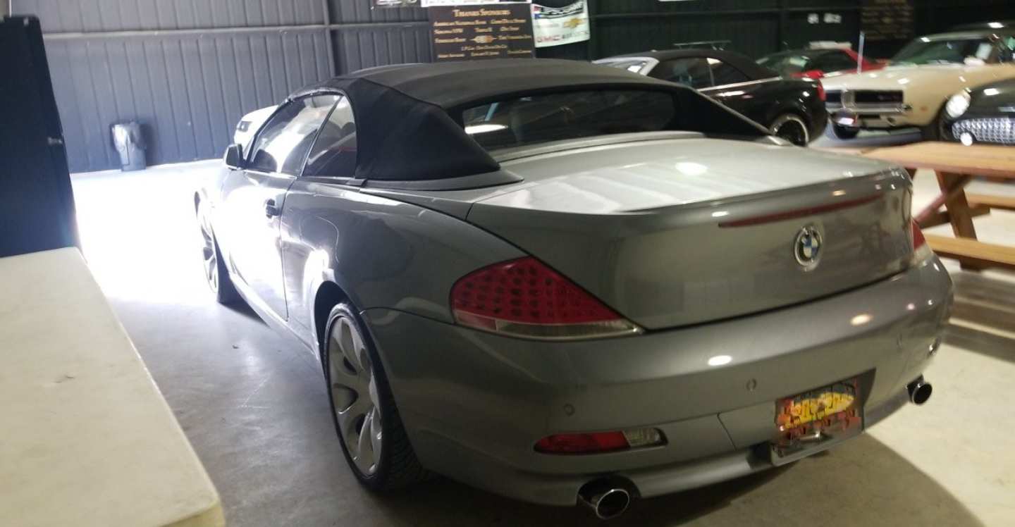 3rd Image of a 2005 BMW 6 SERIES 645CIC