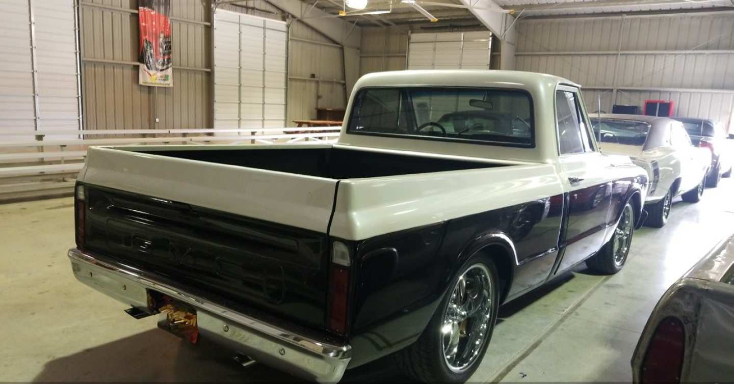 2nd Image of a 1969 GMC 910 FLEETLINE