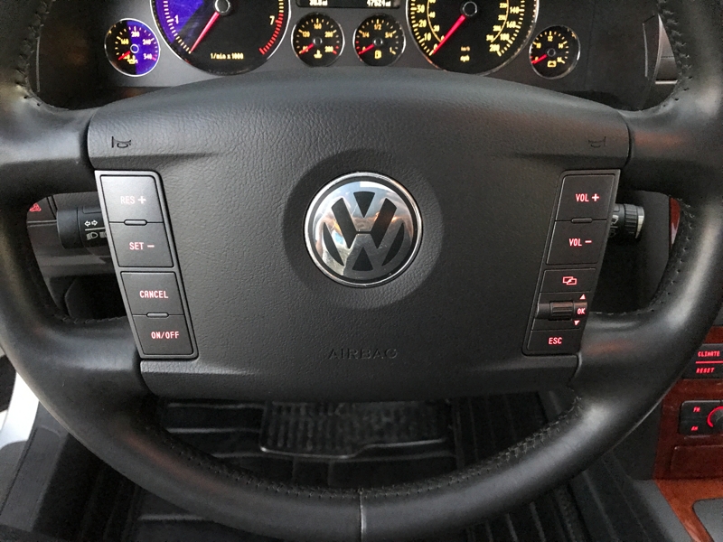 5th Image of a 2004 VOLKSWAGEN PHAETON V8