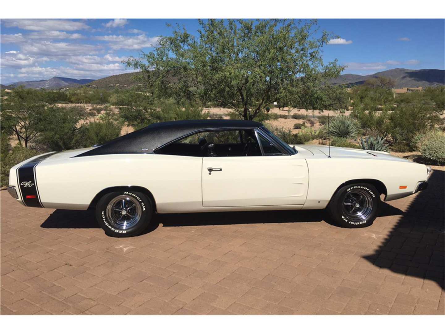 2nd Image of a 1969 DODGE CHARGER