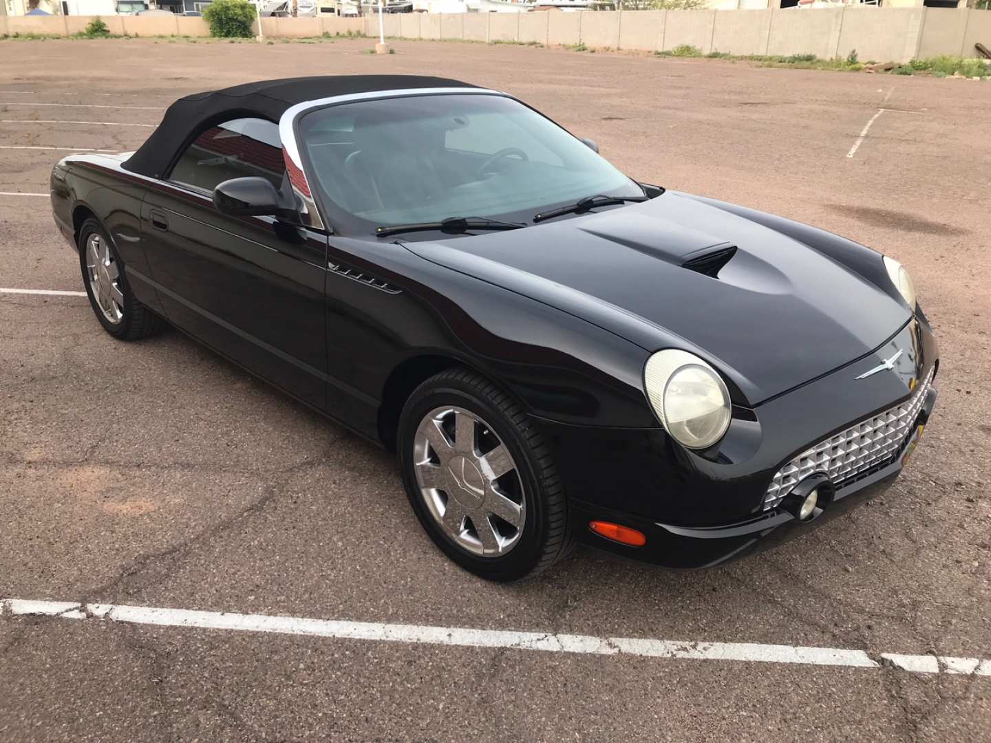 1st Image of a 2002 FORD THUNDERBIRD DELUXE