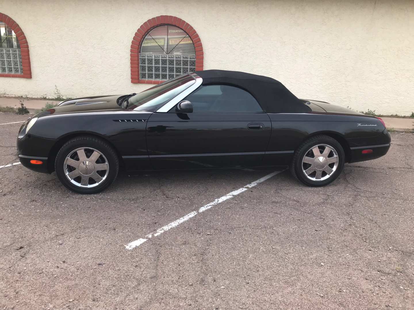 3rd Image of a 2002 FORD THUNDERBIRD DELUXE