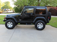 Image 4 of 6 of a 2004 JEEP WRANGLER RUBICON
