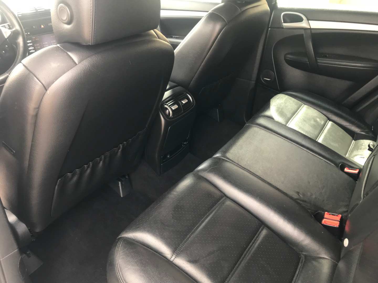 6th Image of a 2010 PORSCHE CAYENNE