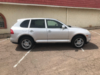 Image 4 of 7 of a 2010 PORSCHE CAYENNE