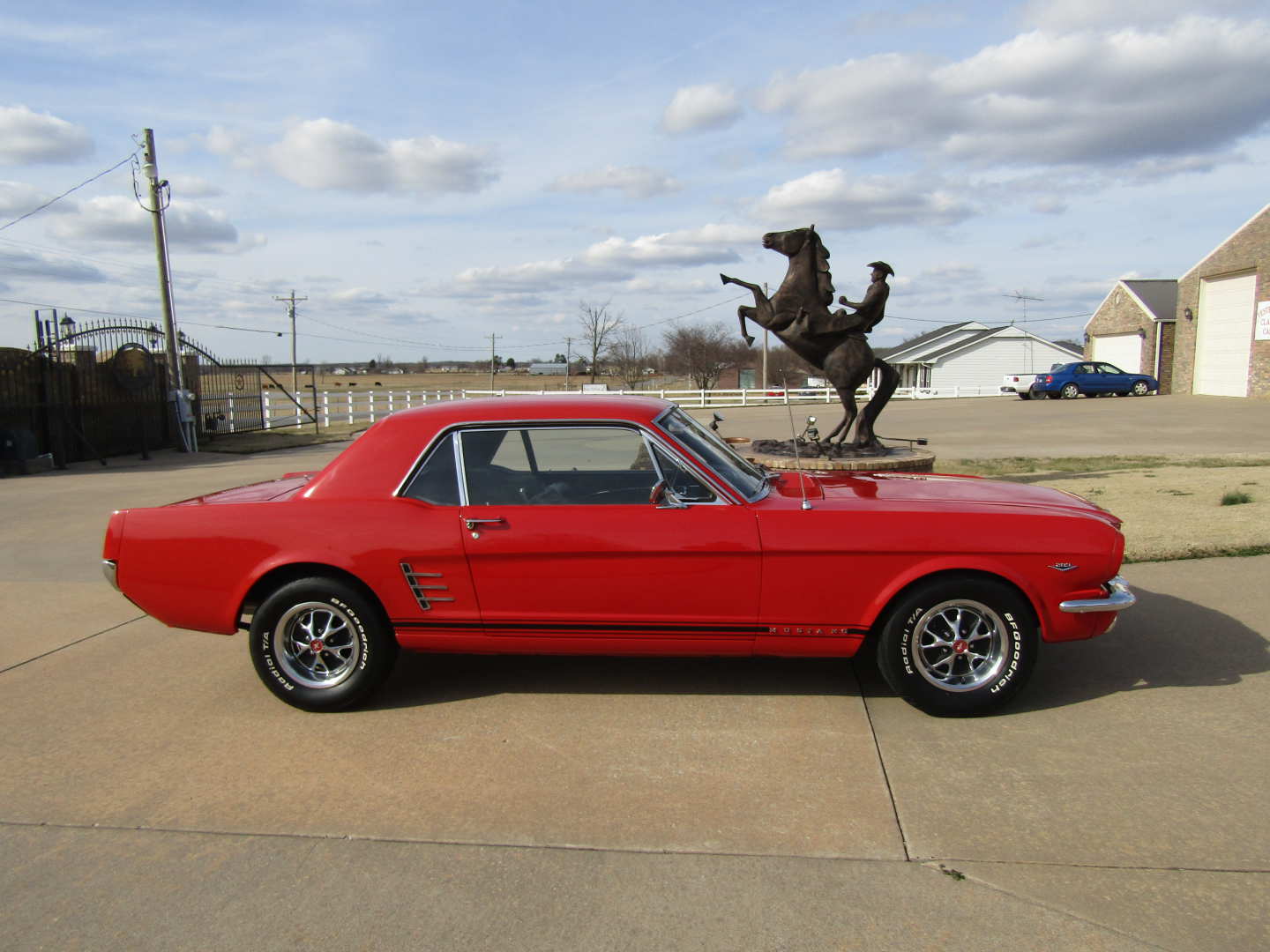 7th Image of a 1966 FORD MUSTANG