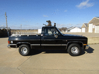 Image 7 of 12 of a 1984 GMC C1500