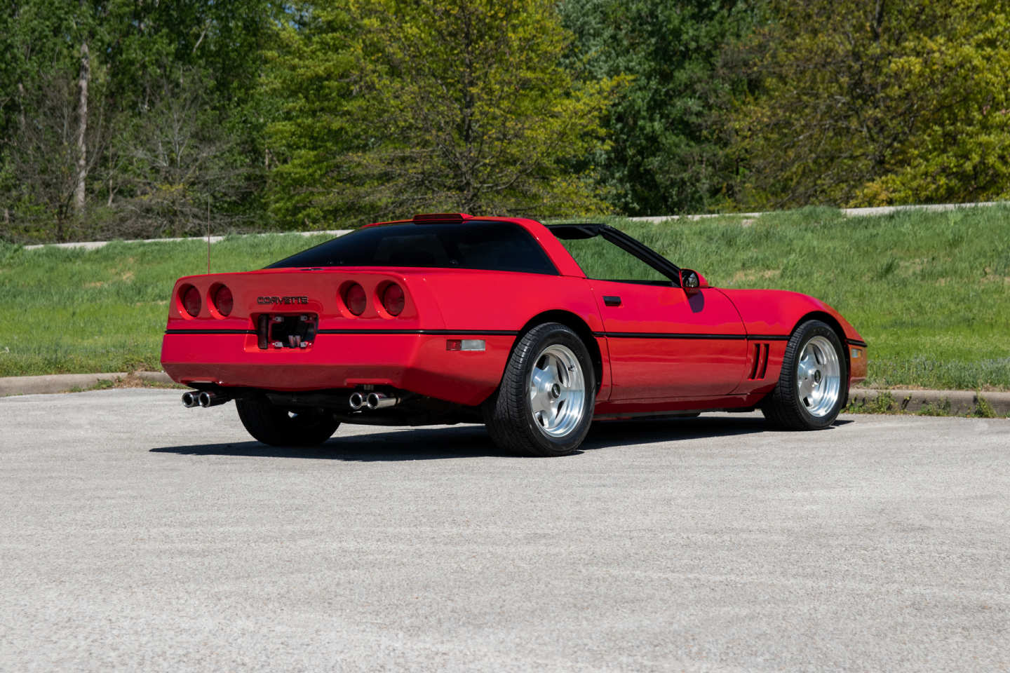 1st Image of a 1987 CHEVROLET CORVETTE