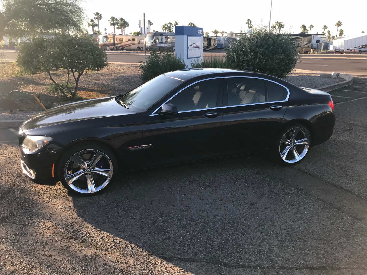 2nd Image of a 2011 BMW 7 SERIES 750I ACTIVEHYBRID