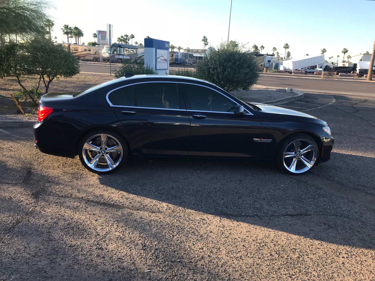 4th Image of a 2011 BMW 7 SERIES 750I ACTIVEHYBRID