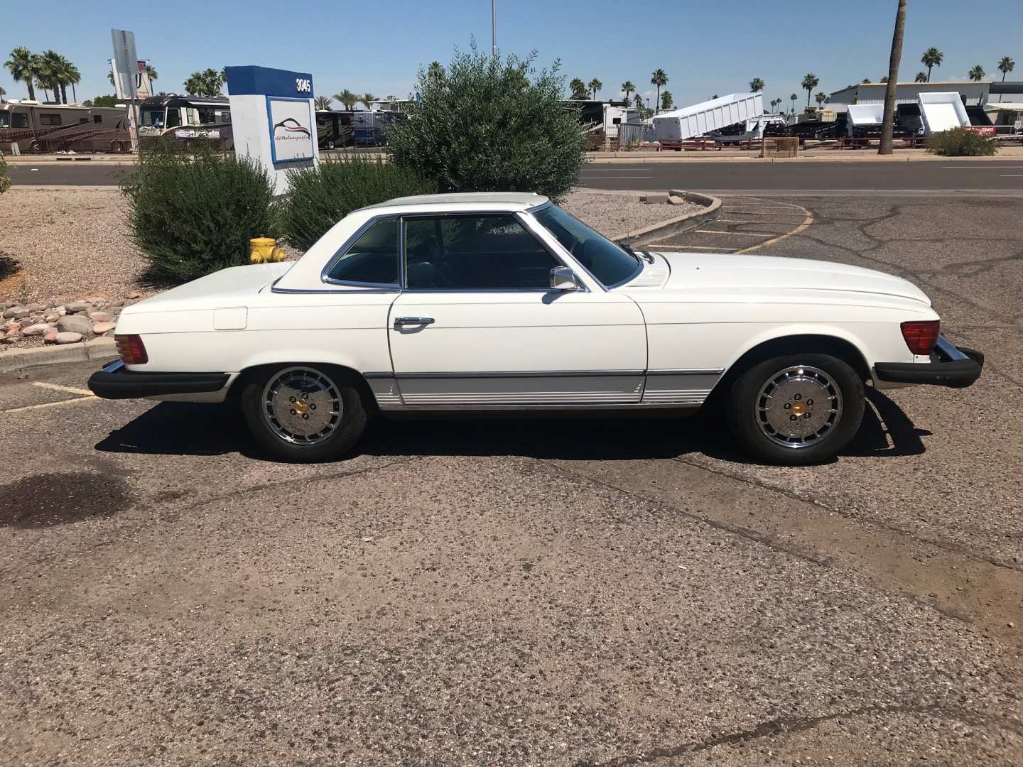 2nd Image of a 1973 MERCEDES 450SL