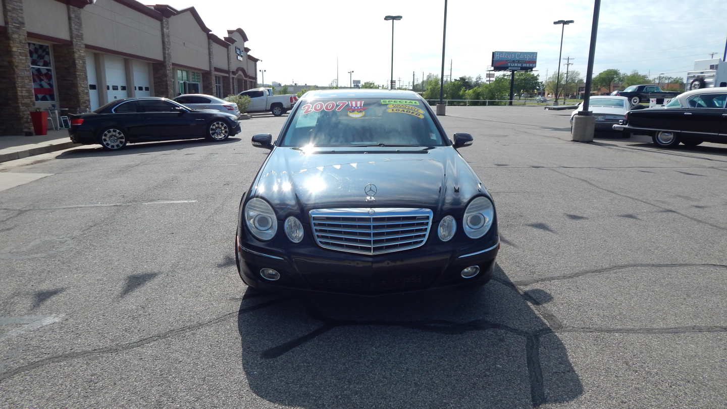 2nd Image of a 2007 MERCEDES-BENZ E-CLASS E320 CDI